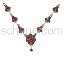 Collier mit Granaten, Facettenschliff