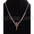 Collier mit Granaten, Facettenschliff, leicht